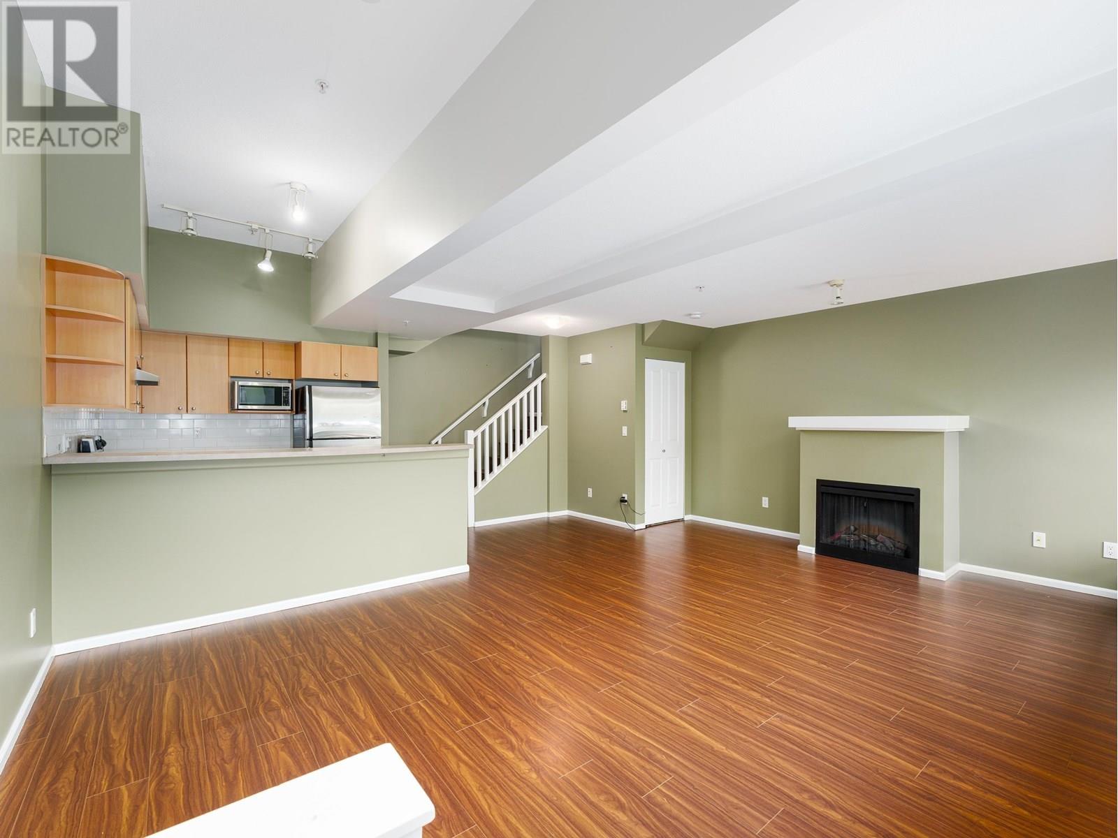 3x 7088 17TH AVENUE|Burnaby, British Columbia V3N1K5