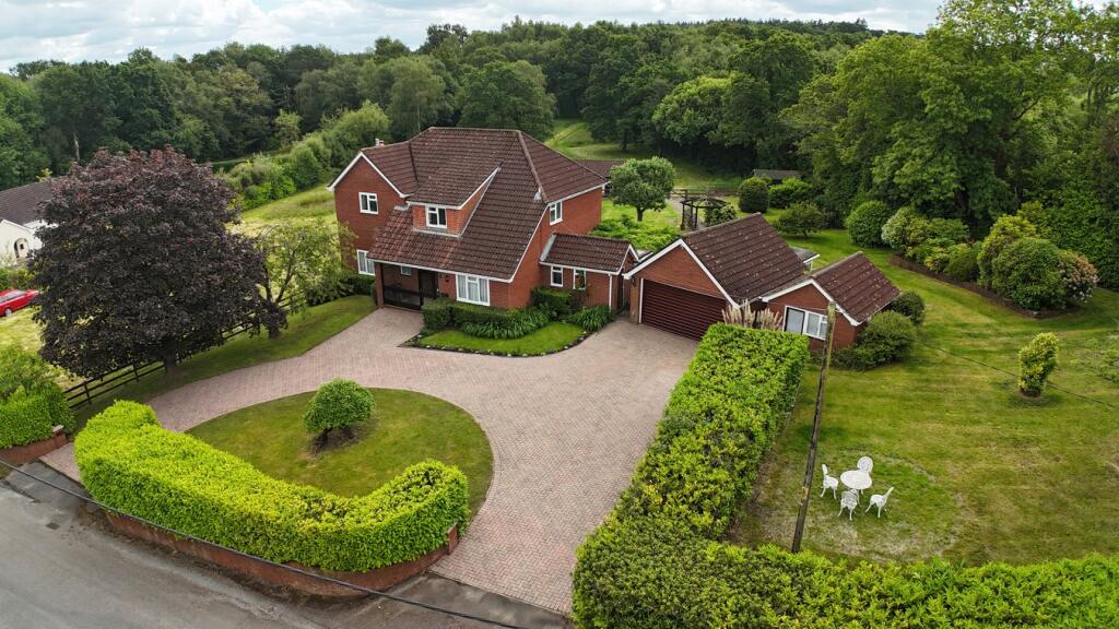 Lonnen Road, Wimborne, BH21