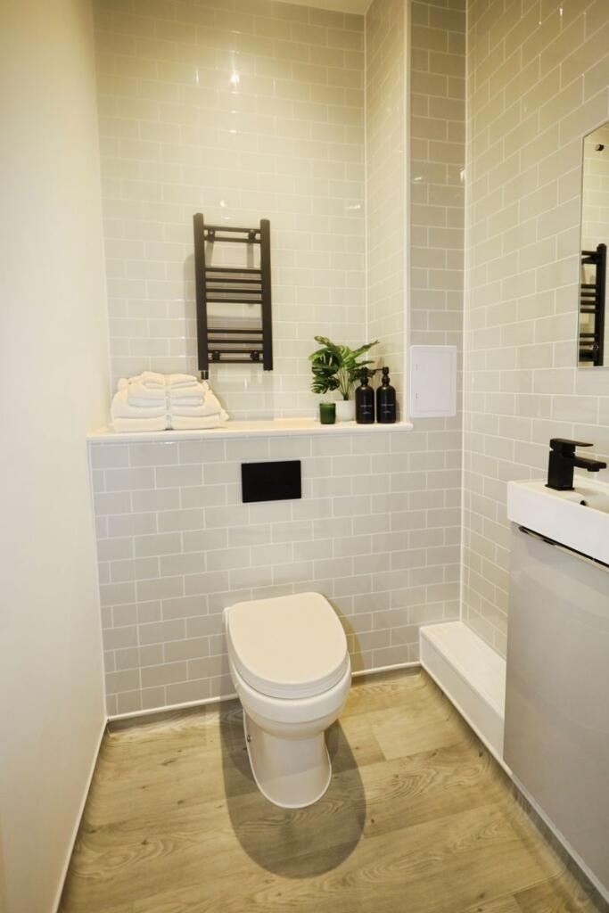 Additional image 6 of New build luxury apartment with bills included seconds from beach