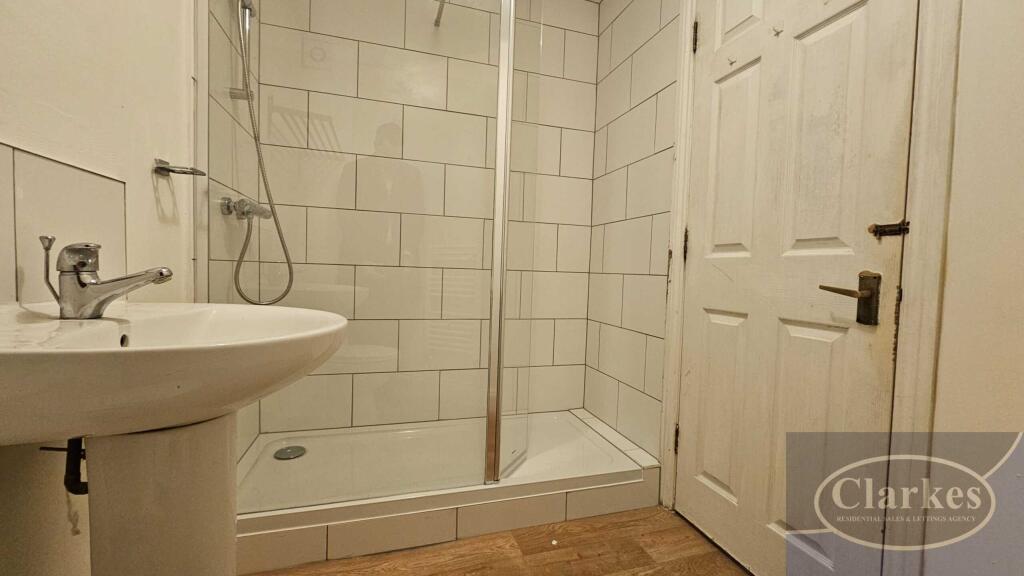 Additional image 2 of 2 Bed Flat With Parking in Winton