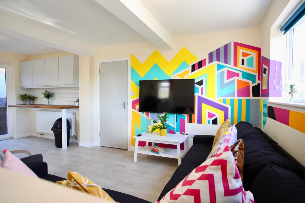 Additional image 5 of Walton Bank, BN1