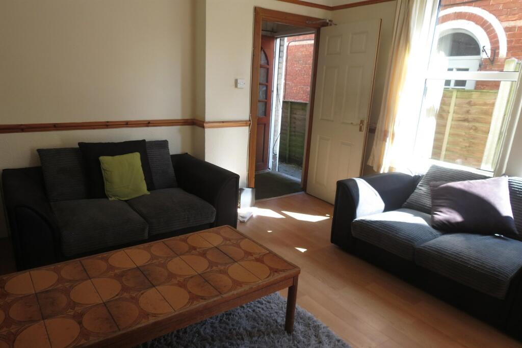 Additional image 3 of 4 bedroom Semi Detached House in Winton