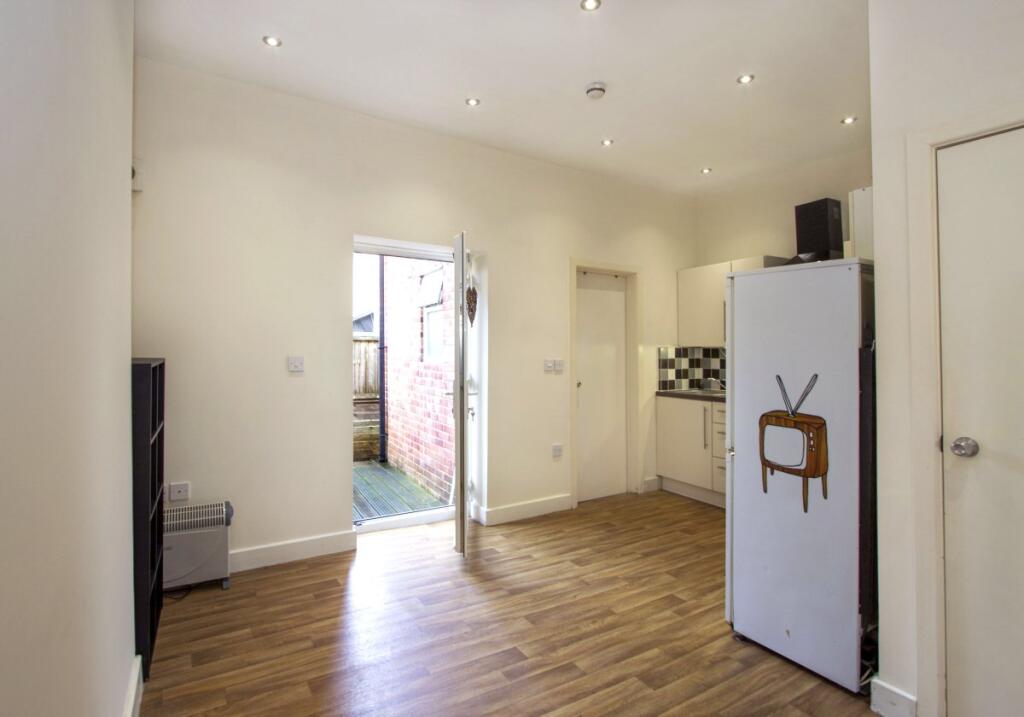 Additional image 11 of The Triangle, Triangle