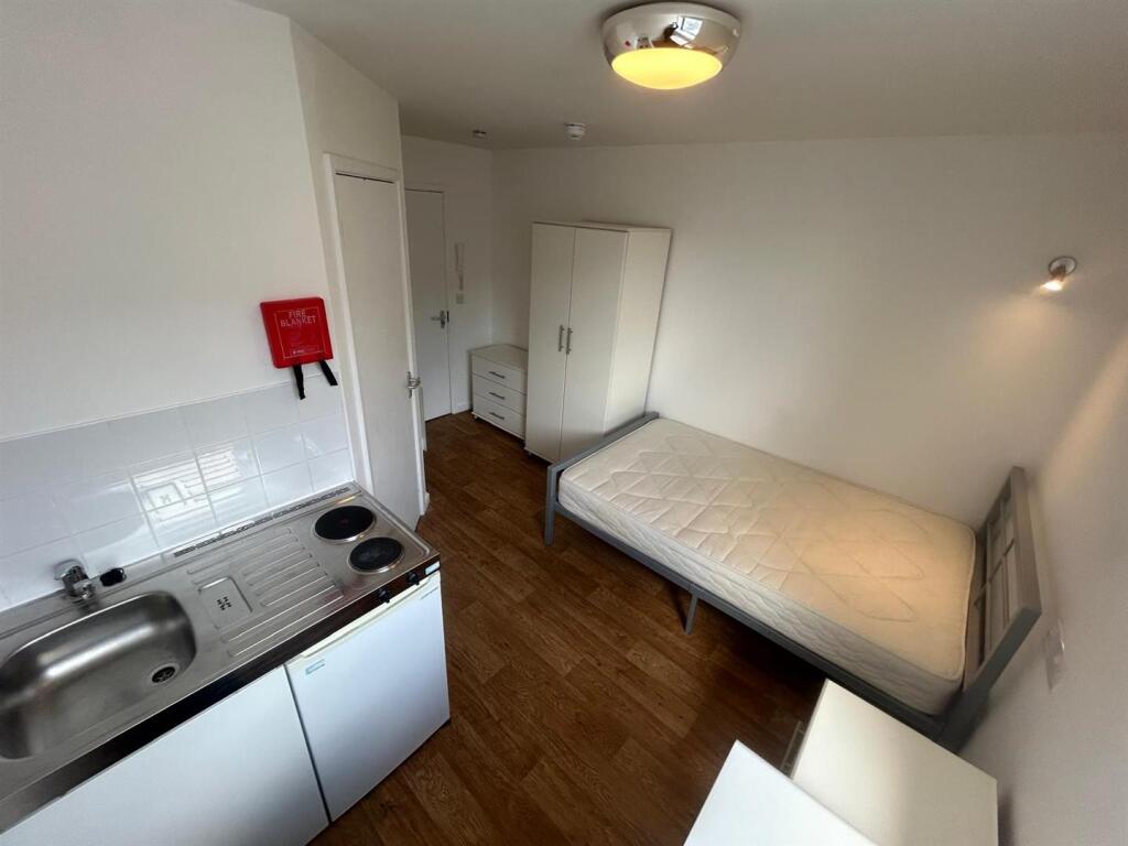 Additional image 7 of Last Few Student Apartments For September 2025!