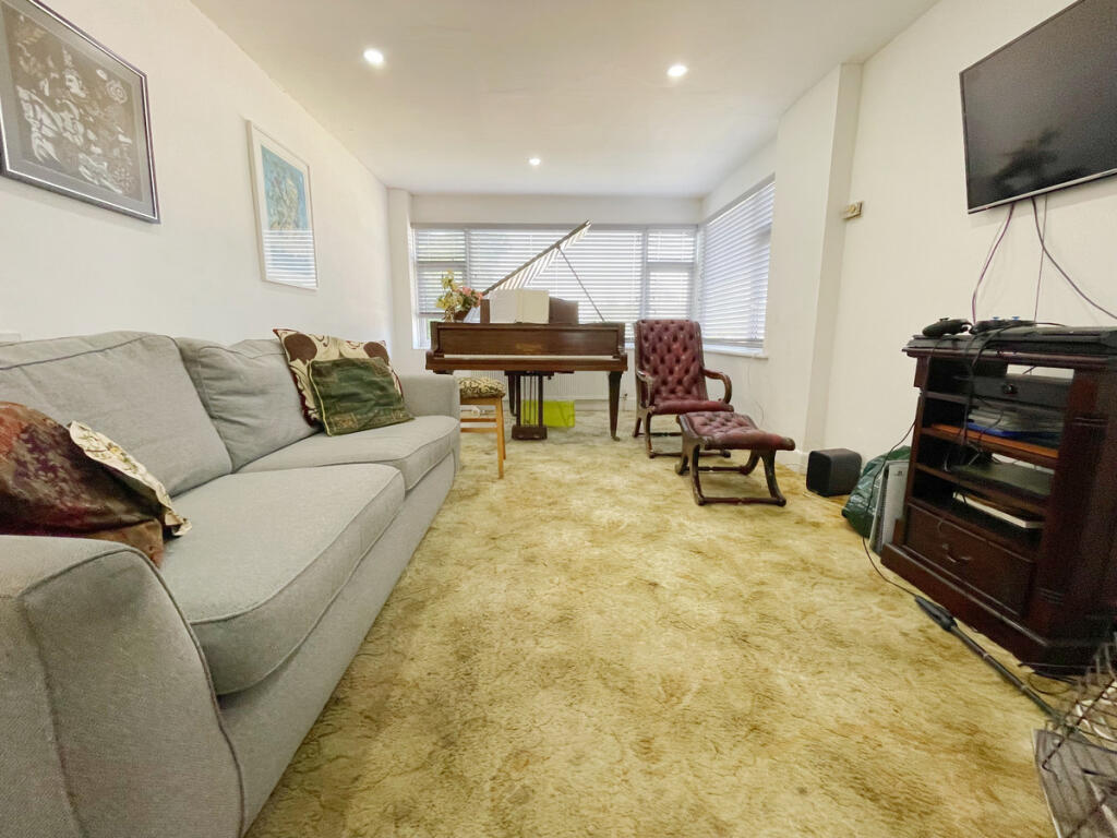 Additional image 7 of Ferncroft Road, Bournemouth, BH10 6