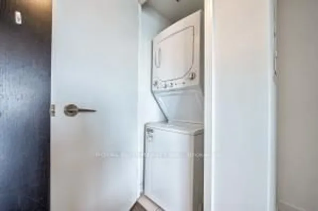 Additional image 8 of 501 Yonge St Unit 4902