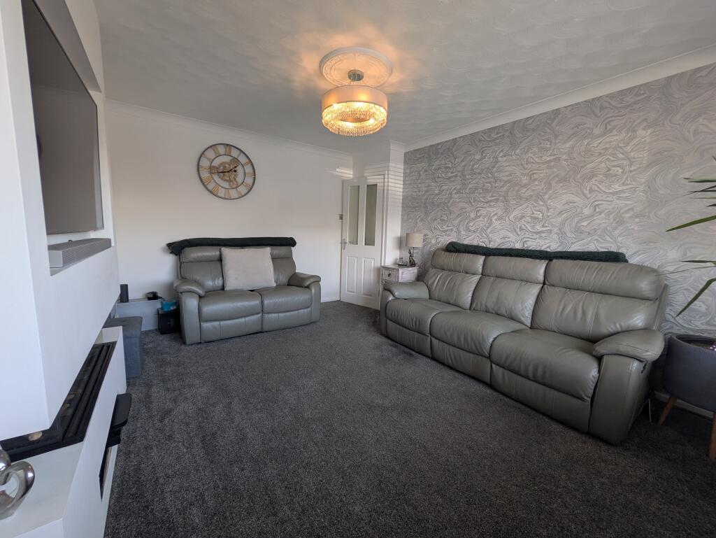 Additional image 9 of Fairway Walk, Bradford, BD7