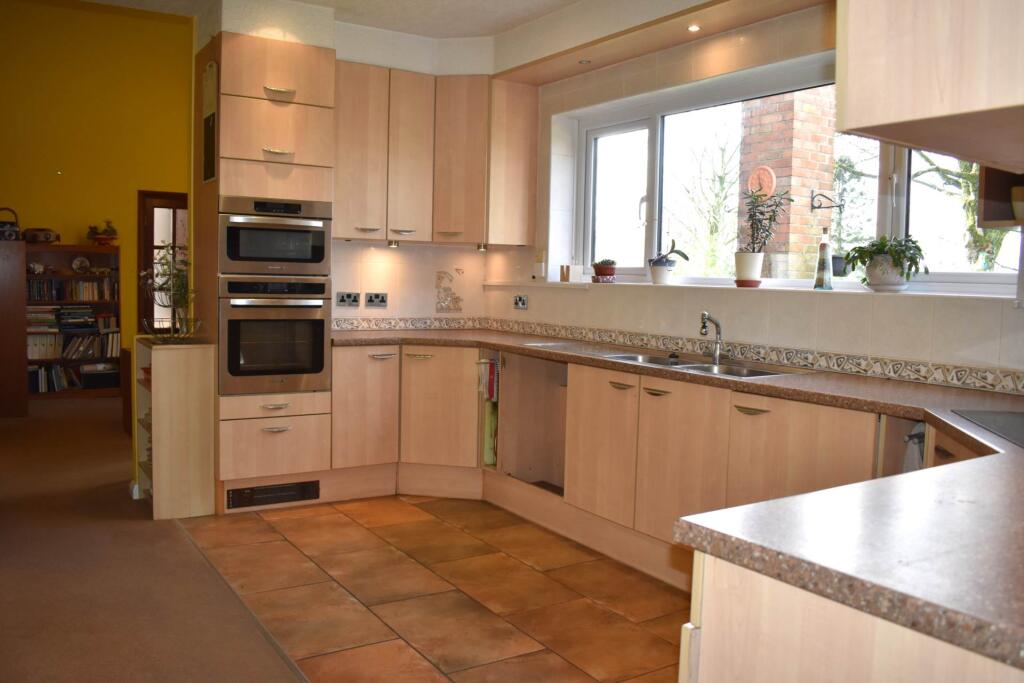 Additional image 14 of 4 or 5 Bedrooms - Riding Gate, Harwood