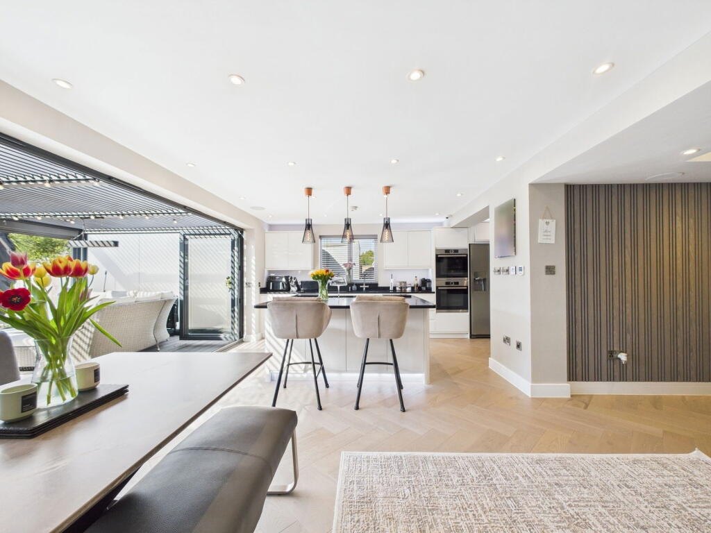 Additional image 14 of Cuckfield Crescent, Salvington, Worthing BN13 2EB