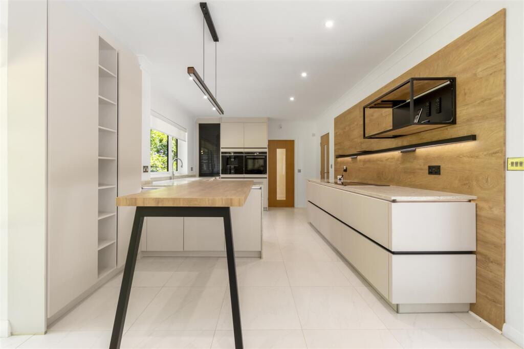 Additional image 11 of Endwood Drive, Little Aston Park