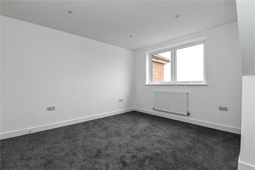 Additional image 9 of The Silvers, 54 Whitefield Road, New Milton, Hampshire, BH25