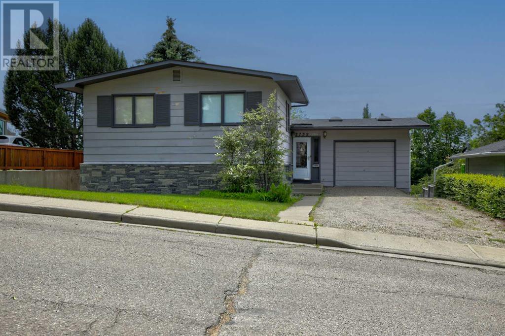 2739 Chalice Road NW|Calgary, Alberta T3G3M1