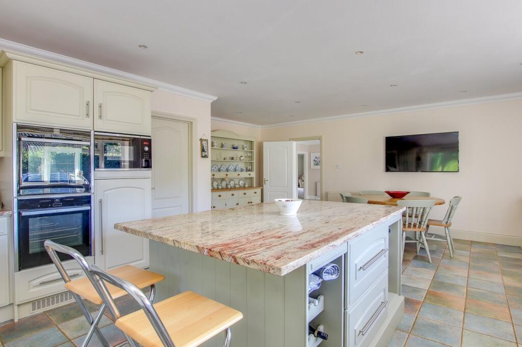 Additional image 7 of Glen Close, Barton on Sea, New Milton, BH25