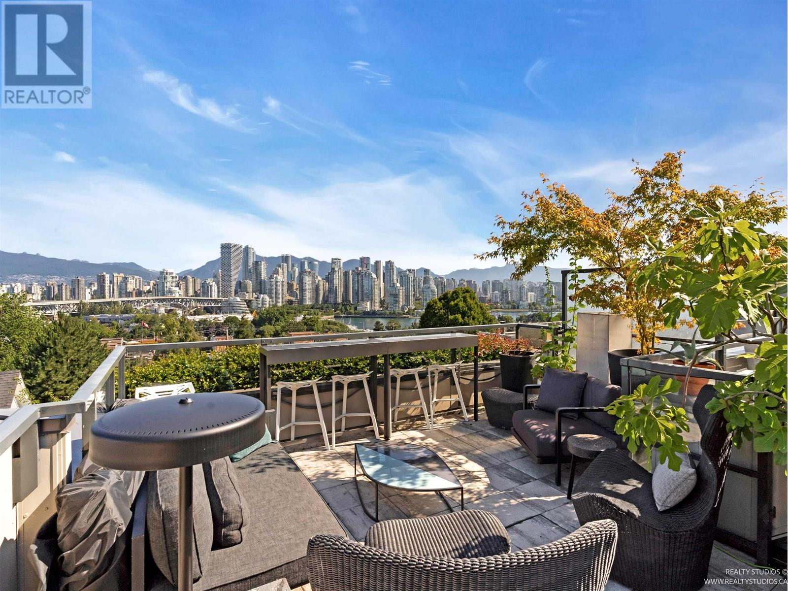 7 2366 BIRCH STREET|Vancouver, British Columbia V6H0C7