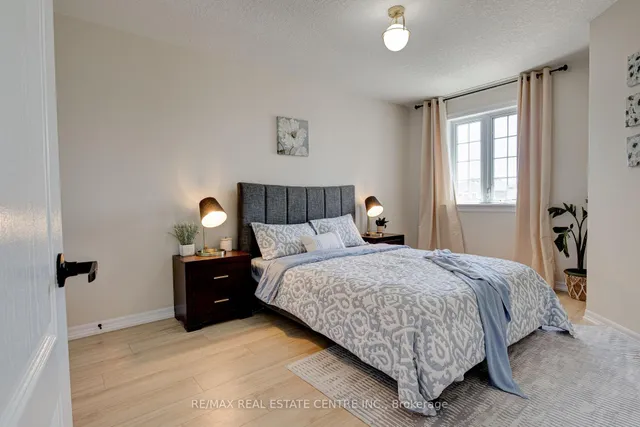 Additional image 36 of 428 Thomas Slee Dr