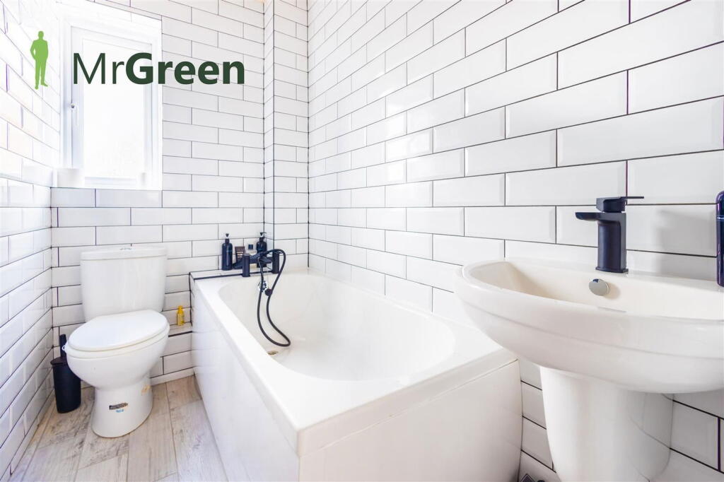 Additional image 9 of Willow Way, Christchurch, BH23 1LA