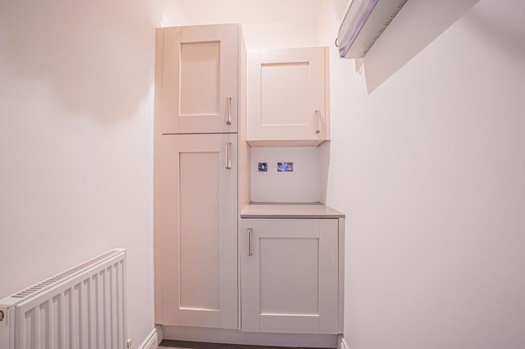 Additional image 7 of Main Street, Shirley, B90