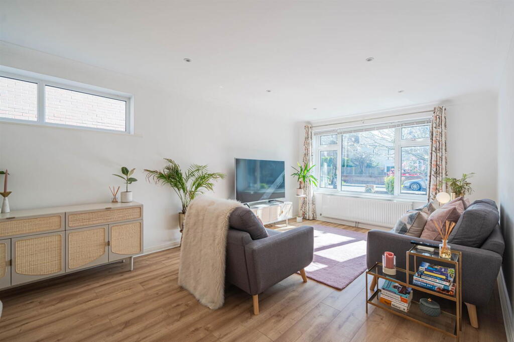 Browning Avenue, Bournemouth, BH5 1NN