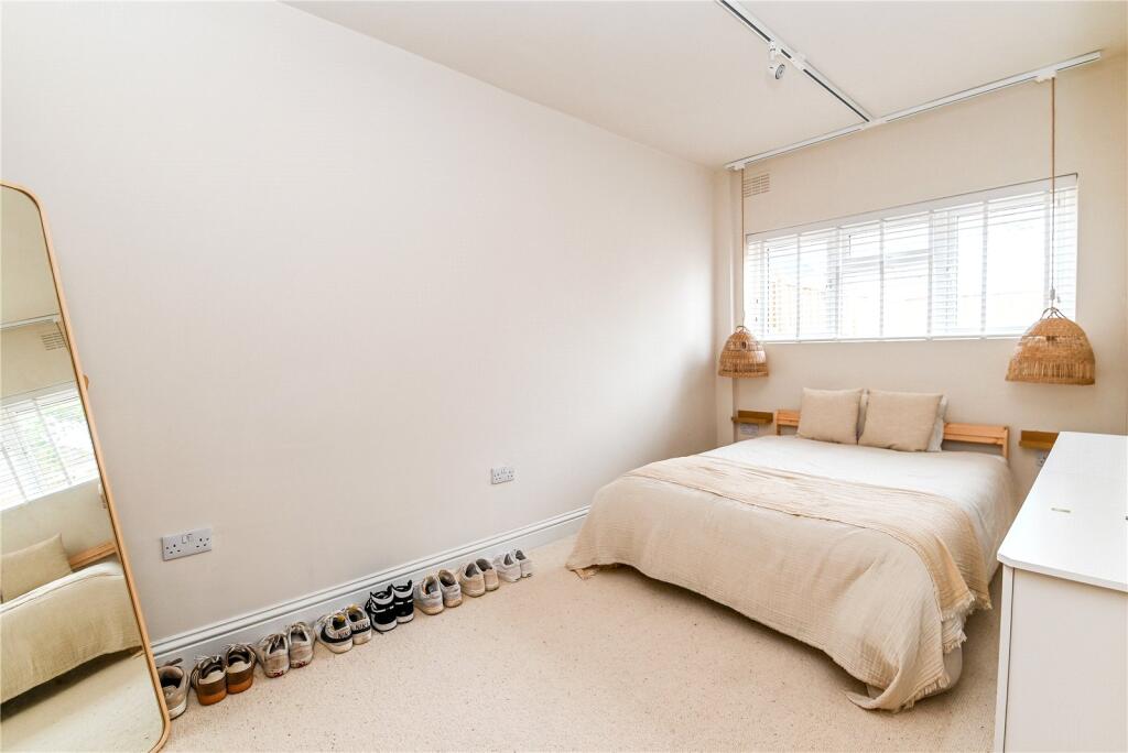 Additional image 6 of Seaward Avenue, Barton on Sea, New Milton, Hampshire, BH25