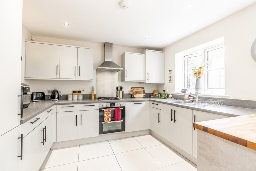 Additional image 7 of Neville Close, St. Albans, Hertfordshire, AL3