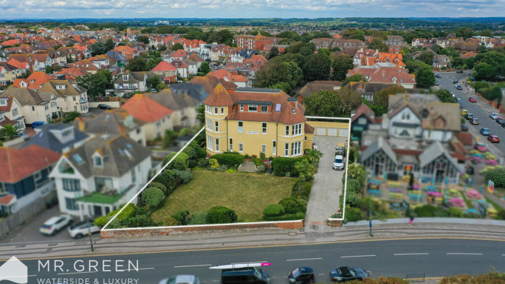 Additional image 16 of Sandy Bank, 39 Southbourne Overcliff Drive, Southbourne. BH6 3PL