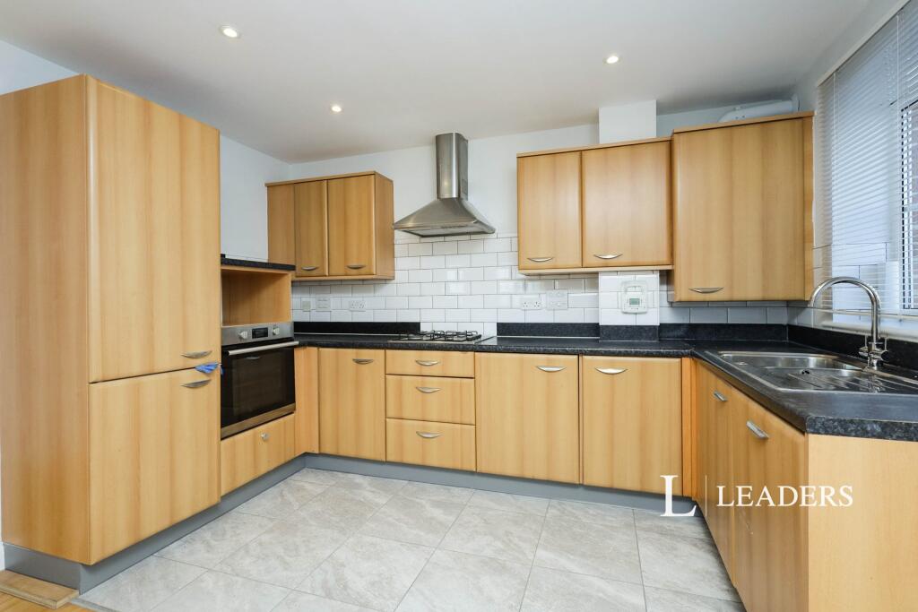 Additional image 3 of South Sovereign Harbour