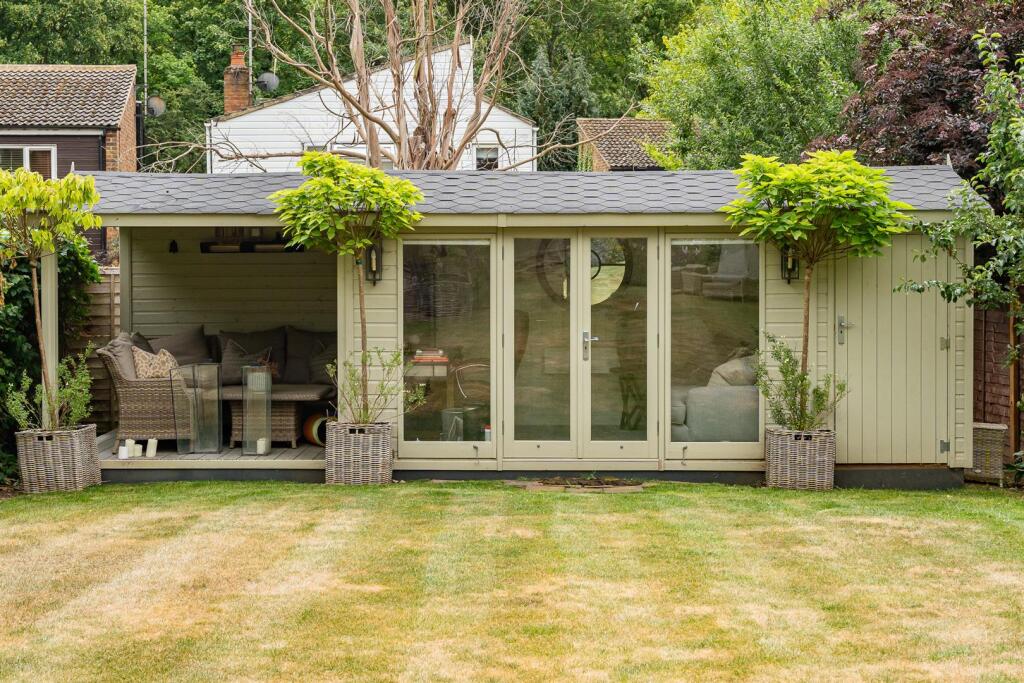 Additional image 23 of Wendover Drive, Welwyn