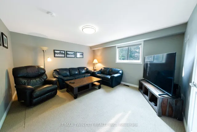 Additional image 26 of 135 Islington Ave