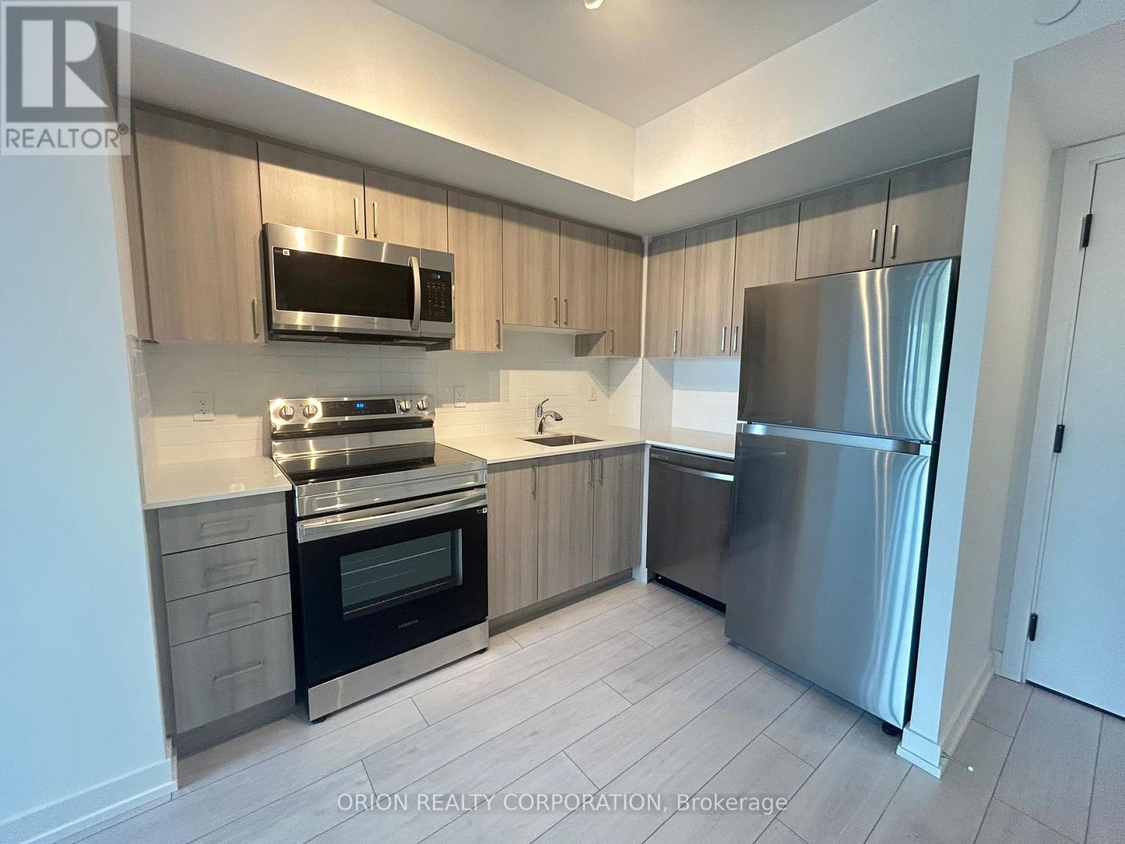 303 - 556 MARLEE AVENUE|Toronto (Yorkdale-Glen Park), Ontario M6B0B1