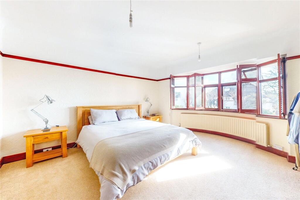 Additional image 9 of Chestnut Avenue, Barton on Sea, New Milton, Hampshire, BH25