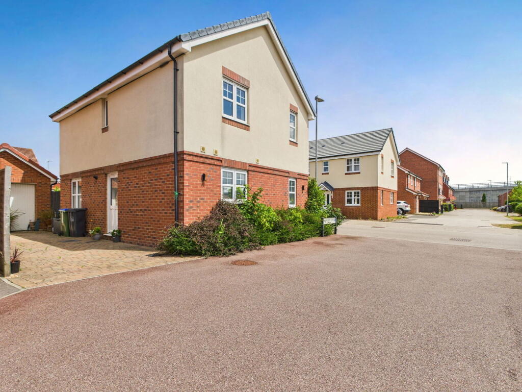 Additional image 17 of Hinchliff Drive, Wick, Littlehampton BN17 7GB