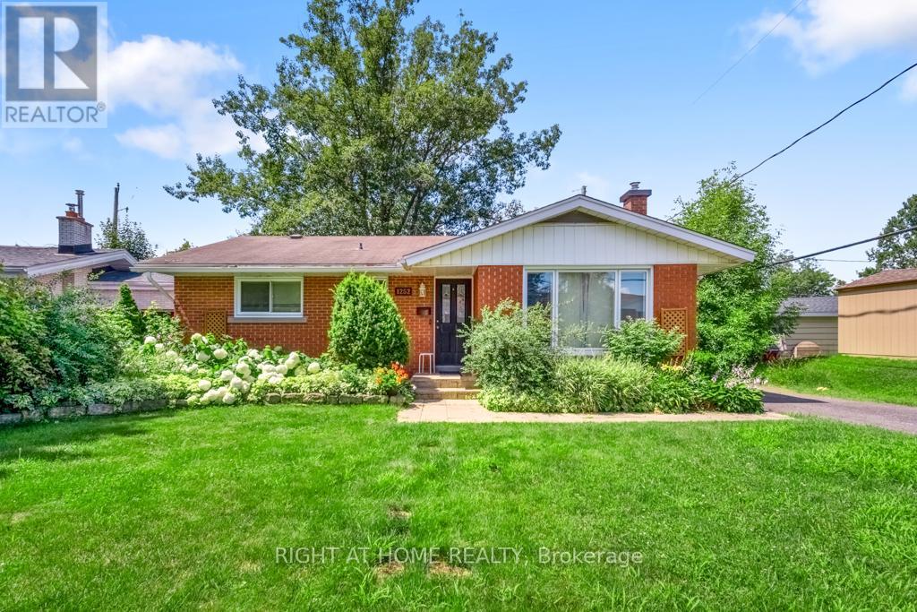 UNIT B - 1252 TOMPKINS STREET|Ottawa, Ontario K2C3B7