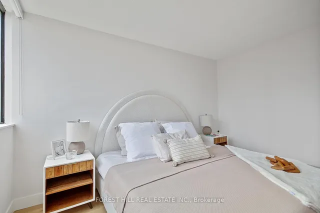 Additional image 23 of 914 Yonge St Unit 1604