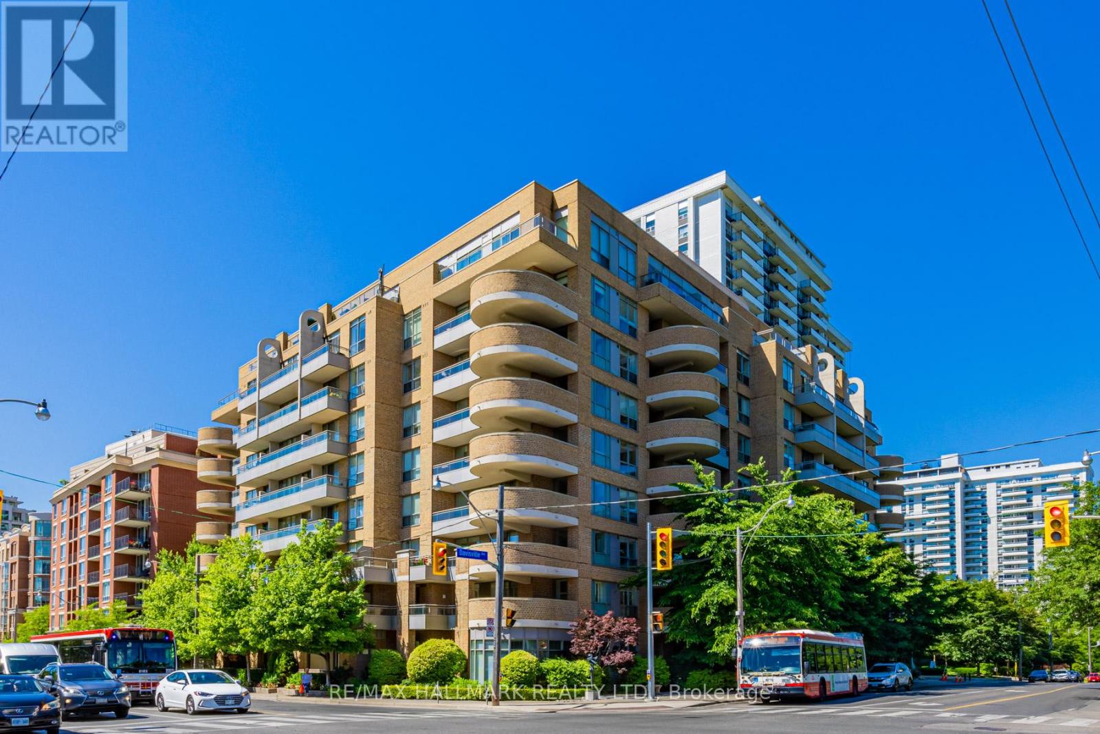 305 - 245 DAVISVILLE AVENUE|Toronto (Mount Pleasant West), Ontario M4S3H4