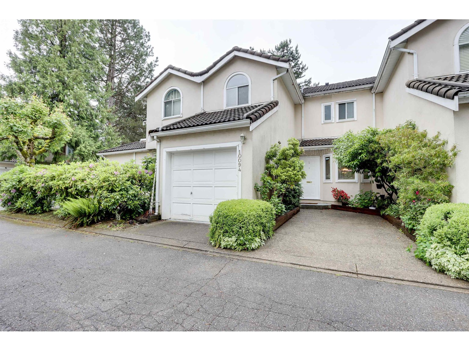 2 10094 154 STREET|Surrey, British Columbia V3R4J6