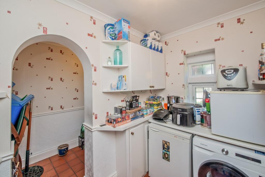 Additional image 10 of Hollingwood Mount, Great Horton, Bradford, BD7