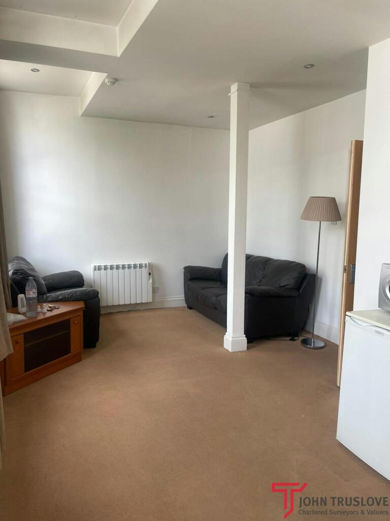 Additional image 9 of Flat 1, 2-4 High Street, Bromsgrove, B61 8HQ