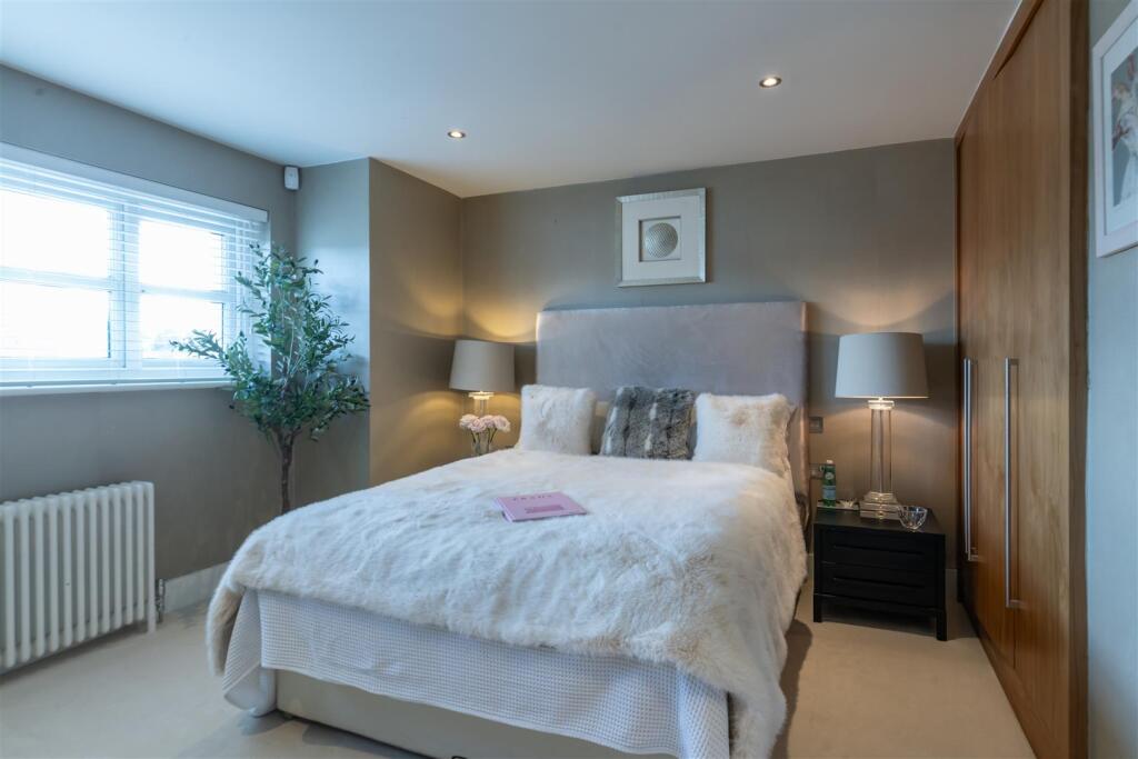 Additional image 14 of The Horseshoe, Sandbanks