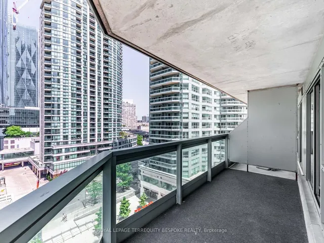 Additional image 30 of 10 Queens Quay Unit 811