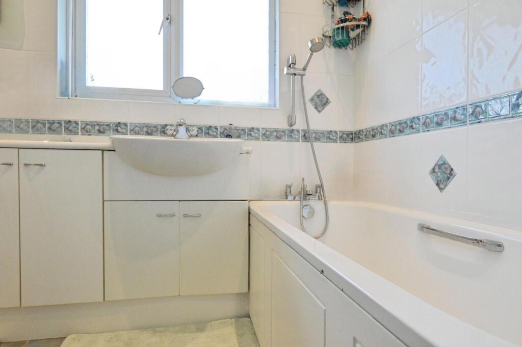 Additional image 7 of Villiers Crescent, St Albans, AL4