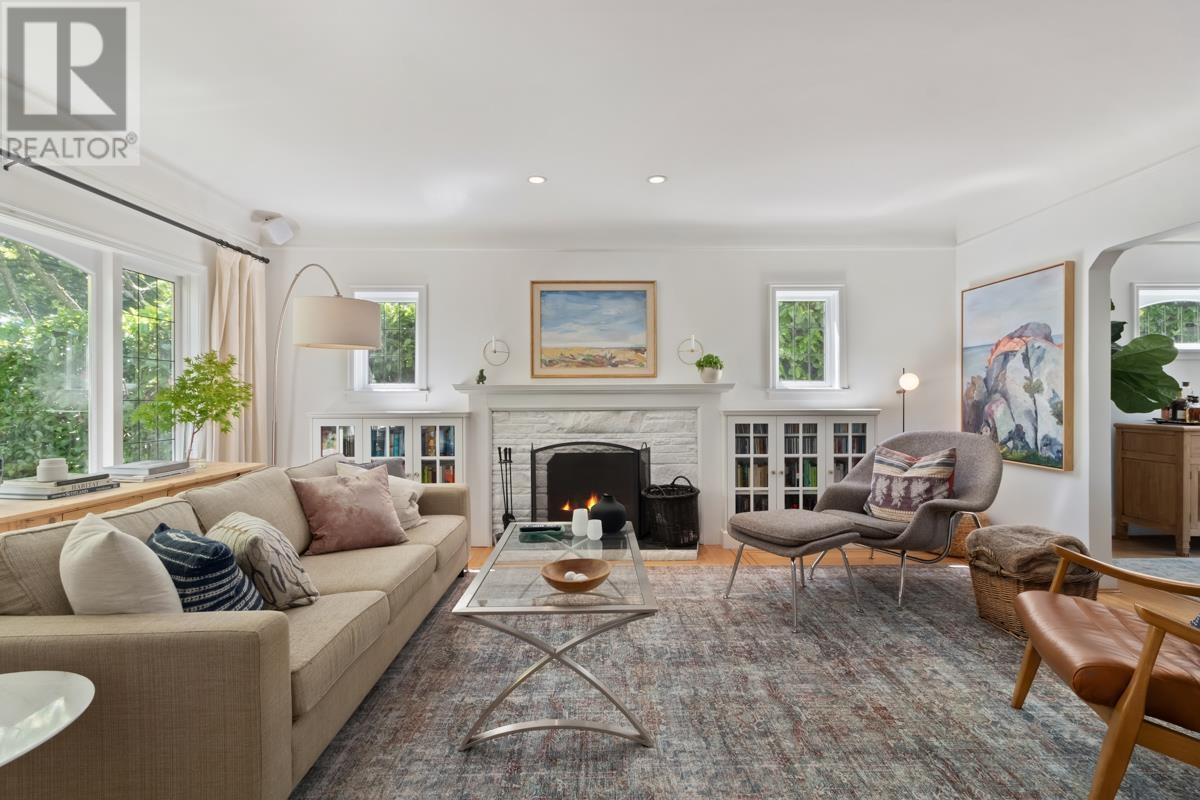 4187 WEST 15TH AVE|Vancouver, British Columbia V6R3A4