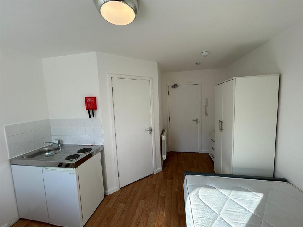 Additional image 3 of Bracken House, Bournemouth