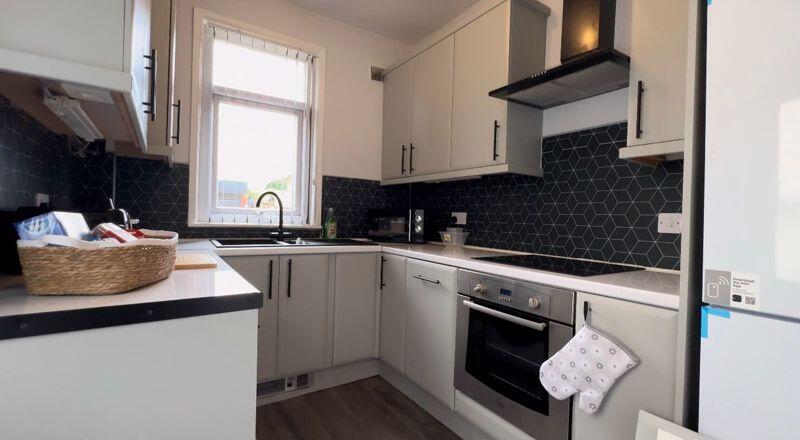 STUNNING ROOMS AVAILABLE - Bury Road, Bolton,- BL2