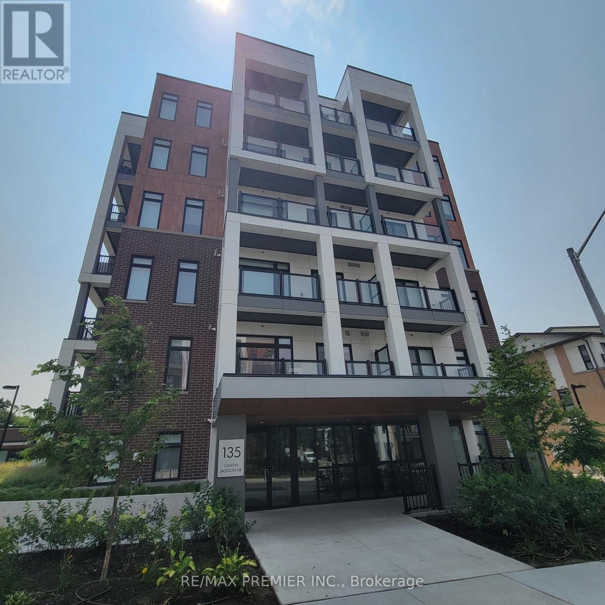 Property image for 101 - 135 CANON JACKSON DRIVE|Toronto (Beechborough-Greenbrook), Ontario M6M0C3