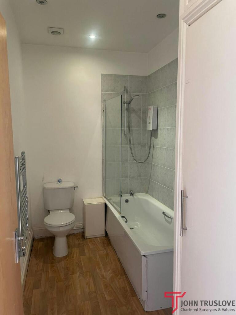 Additional image 4 of Flat 1, 2-4 High Street, Bromsgrove, B61 8HQ