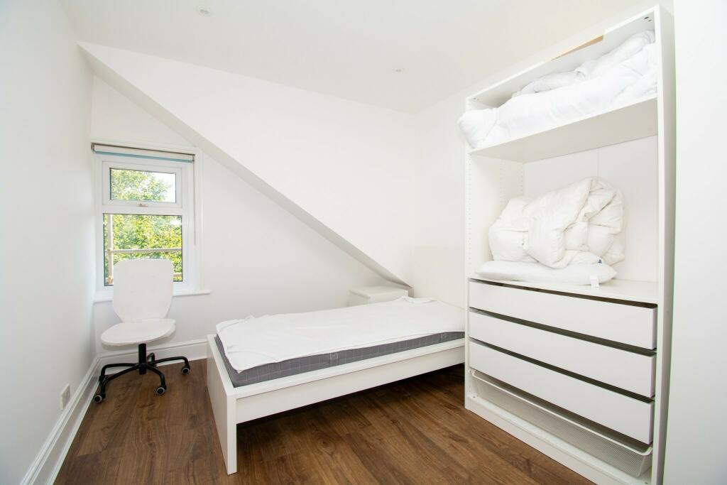 Additional image 10 of Large 6 Bed Modern Maisonette