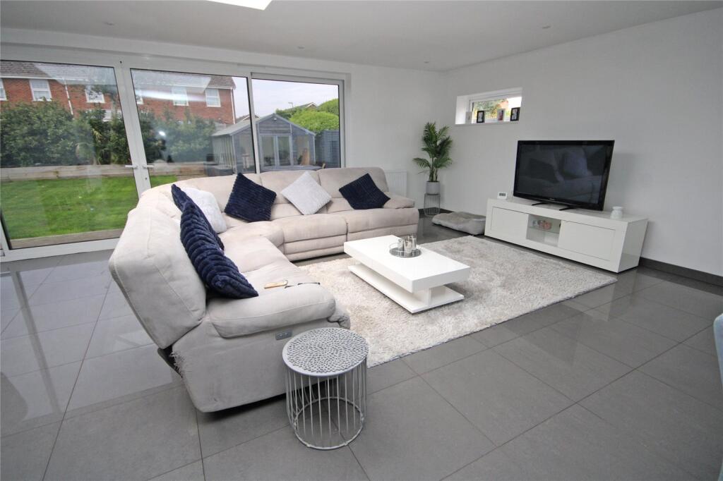 Additional image 7 of Seacroft Avenue, Barton on Sea, New Milton, Hampshire, BH25