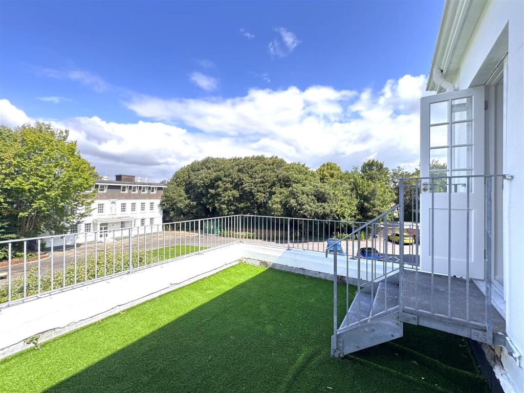 Additional image 8 of Hartington Place, Eastbourne BN21 3BG