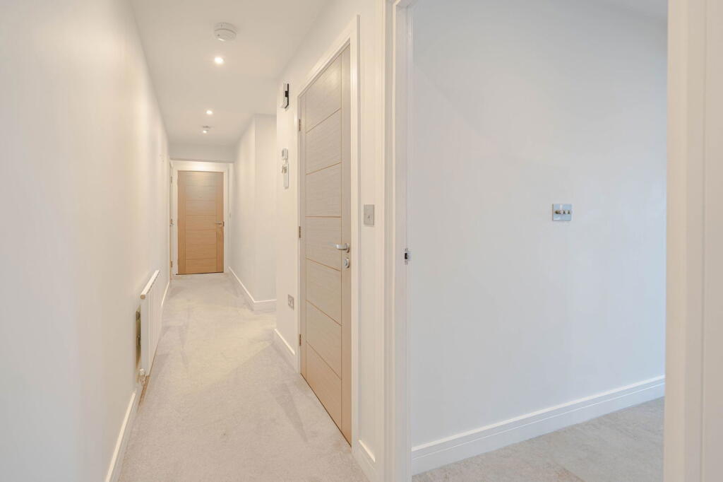 Additional image 16 of 24 Church Street, Christchurch, Dorset, BH23 1FJ