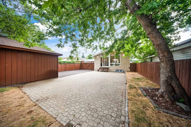 Additional image 41 of 665 Kipling Ave